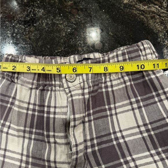 Brandy Melville Checkered Pants in Brown and Cream - Picture 5 of 7